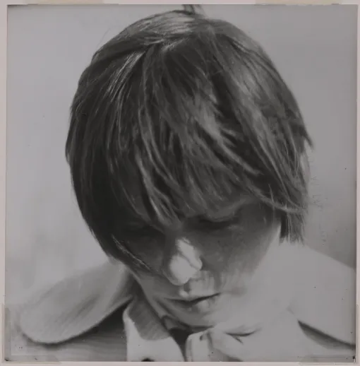 Portrait de Lucia Moholy en noir et blanc